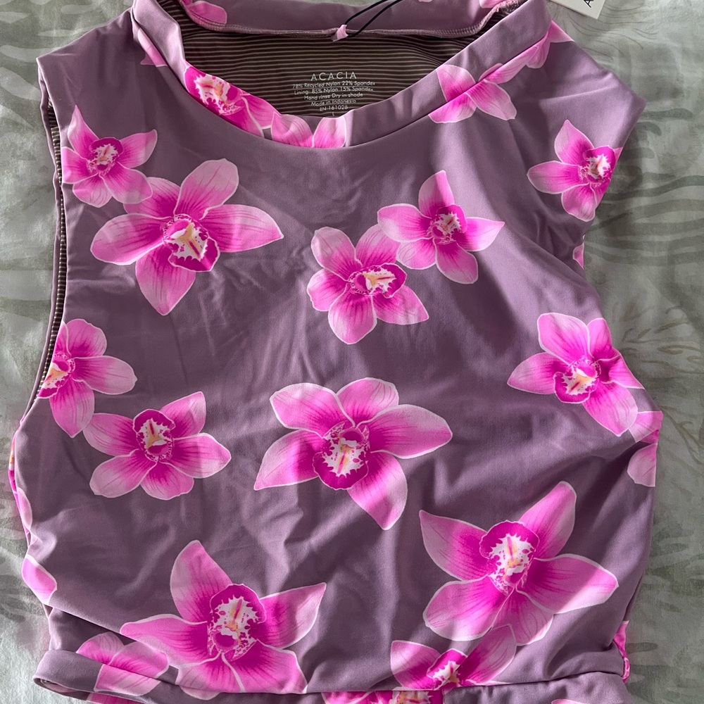Gorgeous NwT Acacia Swimwear Orchid Print Crop Top-Lavender and Fuchsia sunguard